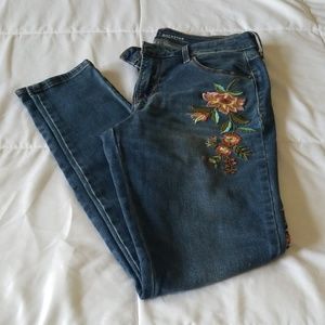 Old Navy Rockstar Jeans w/rose Detail